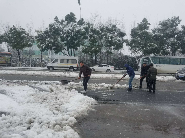 大雪中的南环人3.jpg